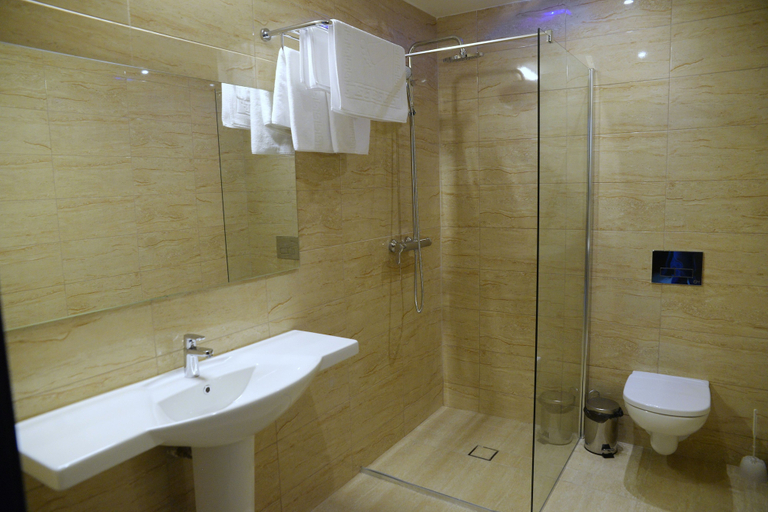 Bathroom 4, Ramada by Wyndham Constanta, Constanta