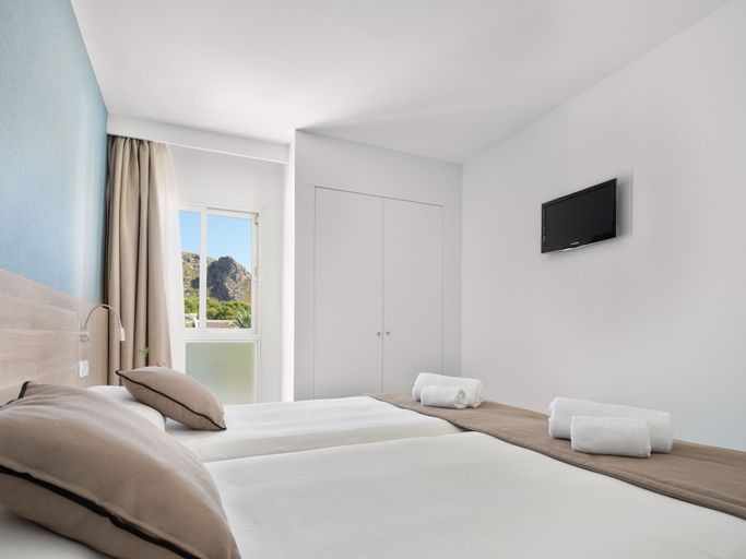 Bedroom 3, Puerto Azul Suite Hotel, Baleares