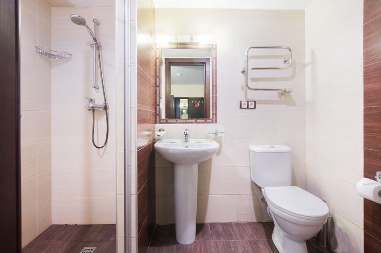 Bathroom 3, White Night, Sankt-Peterburg gorsovet