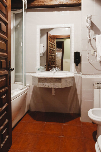 Bathroom 4, Hotel Convento San Roque, Vizcaya