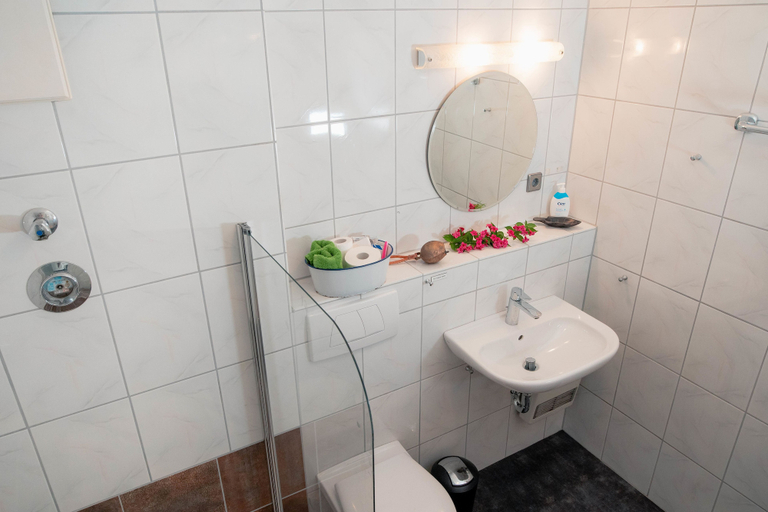 Bathroom 4, Apartment Schwarz Waldperle, Calw