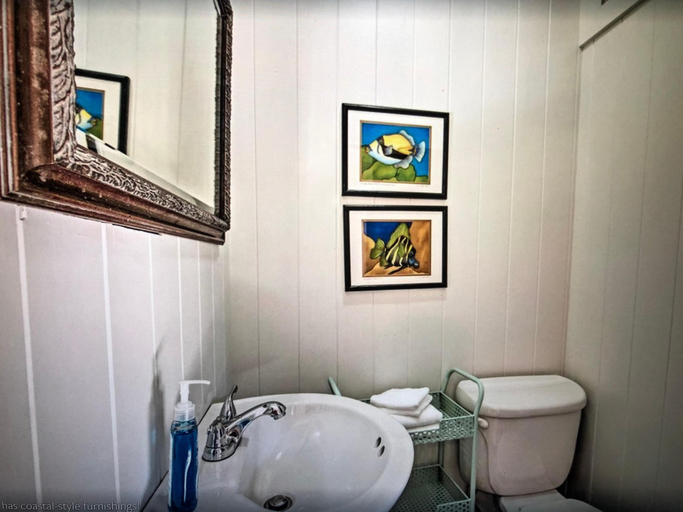 Bathroom 3, Koi Hale, Hawaii
