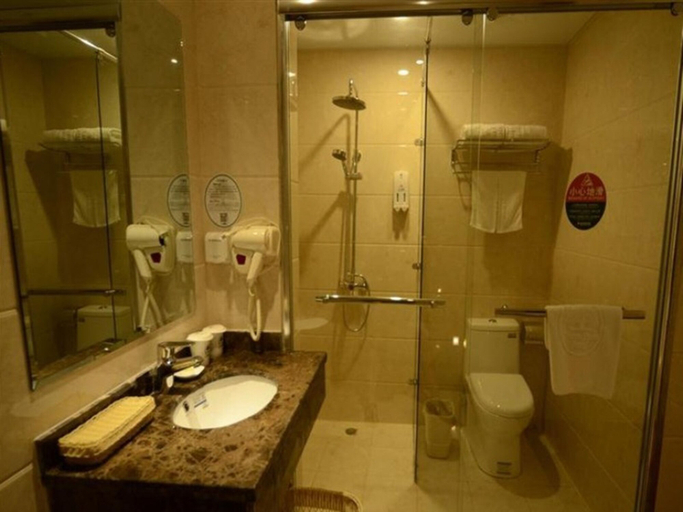 Bathroom 3, GreenTree Inn Lianyungang Ganyu South Station Express Hotel, Lianyungang