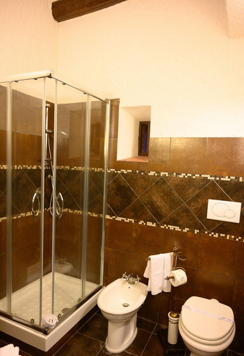 Bathroom, borgo antico resort diffuso, Viterbo