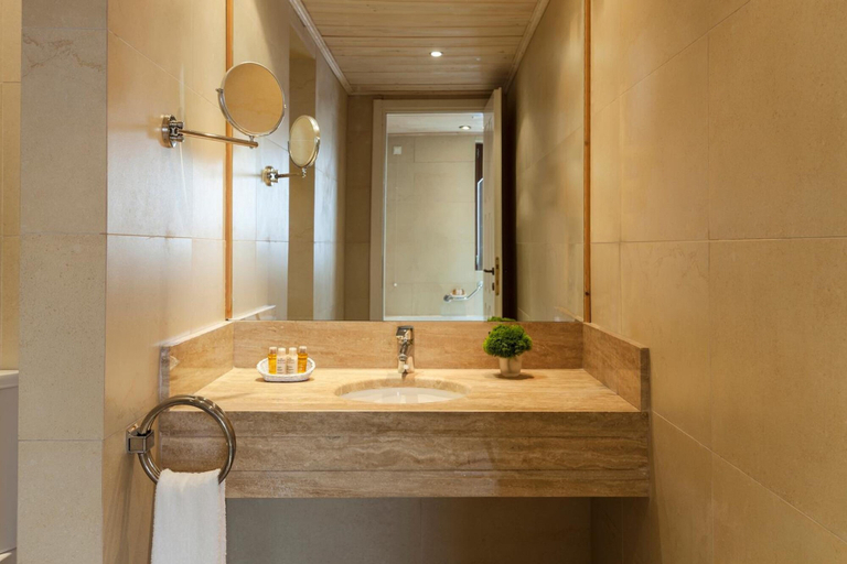 Bathroom 5, Santa Marina Arachova Resort & Spa, Central Greece