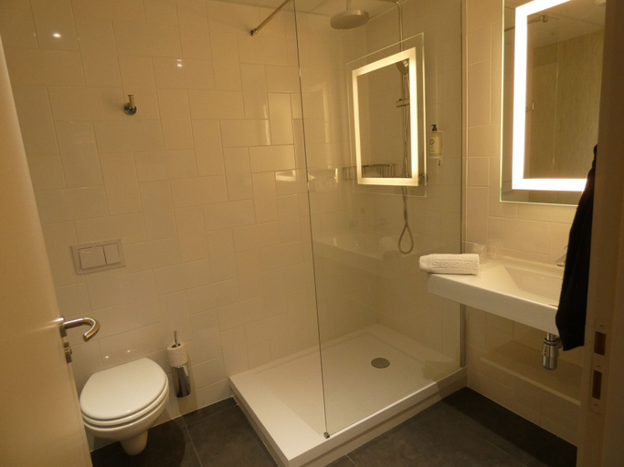 Bathroom 4, Best Western La Porte des Châteaux, Loiret