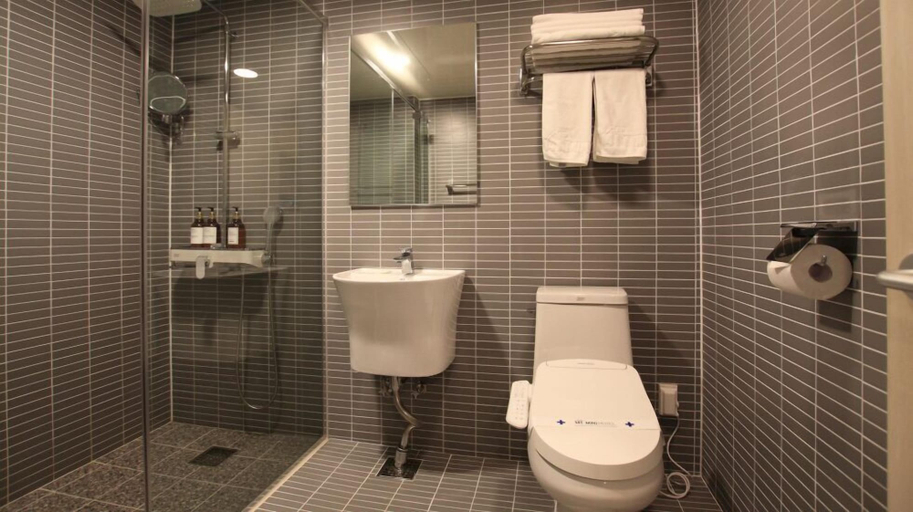 Bathroom 3, 141 Mini Hotel, Gyeongju