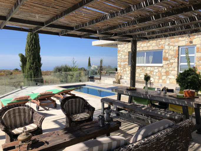 Food & Drinks, Ayia Marina Villa