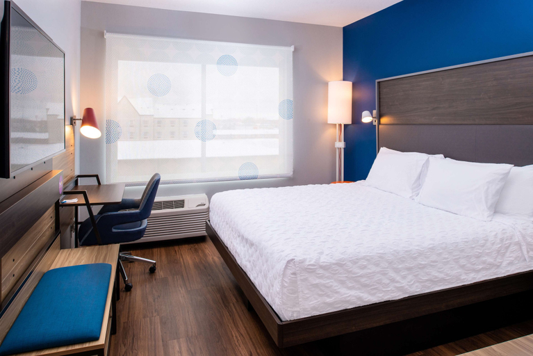 Bedroom 3, Tru by Hilton Elkhart, IN, Elkhart