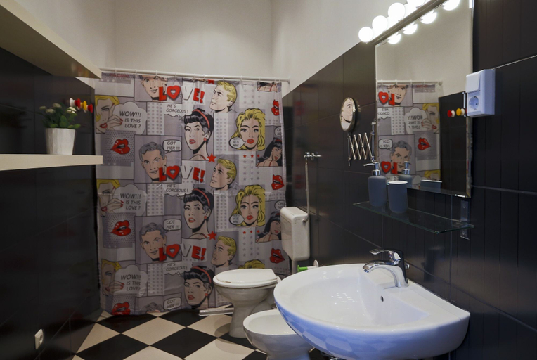 Bathroom, Villa in city center, Pula