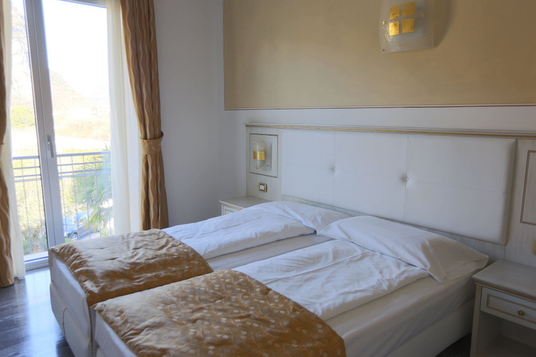 Bedroom 4, Hotel Lido Blu Surf & Bike, Trento