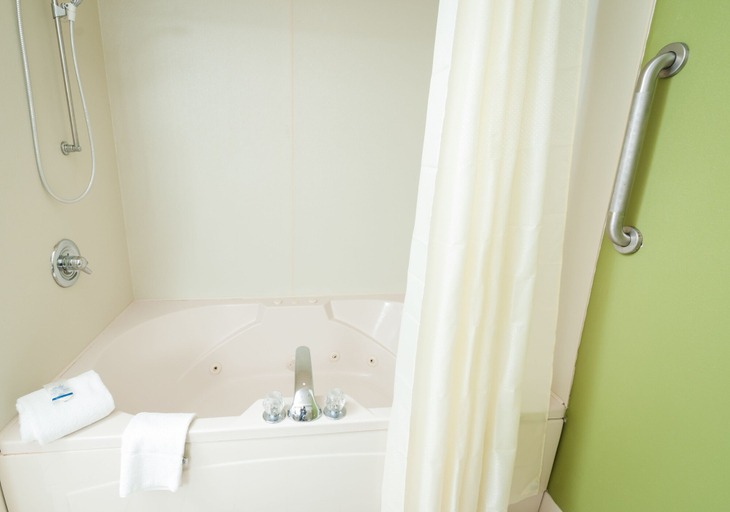 Bathroom 3, Sleep Inn & Suites, Washington