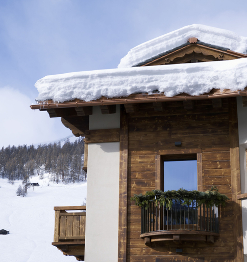 Exterior & Views 30
