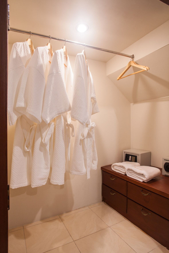 Bathroom 5, Achawalai Residence Village, Pattaya