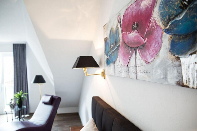 Bedroom 4, Hotel Ostfriesen-Hof, Leer
