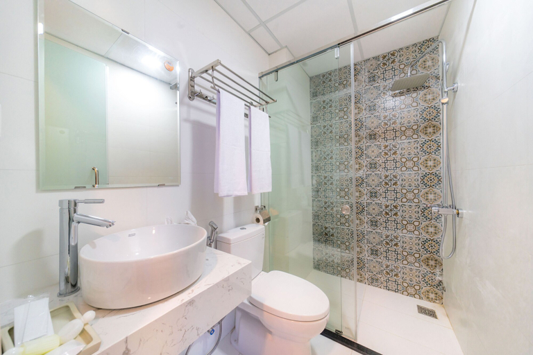 Bathroom 4, Stop and Go Boutique Homestay in Hue, Huế