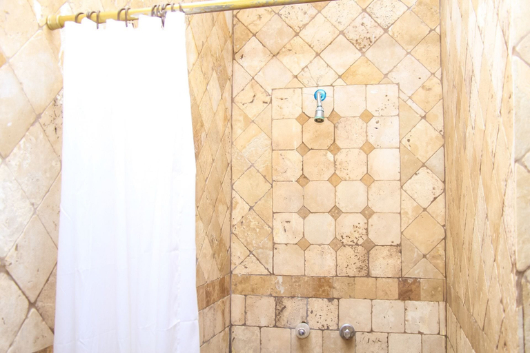 Bathroom 3, West End Dive Resort, Roatán