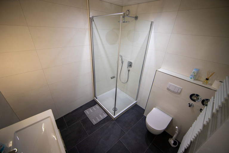 Bathroom 4, FeWo Studenik, Ortenaukreis