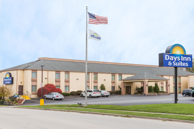 Days Inn & Suites by Wyndham Bloomington/Normal IL, McLean