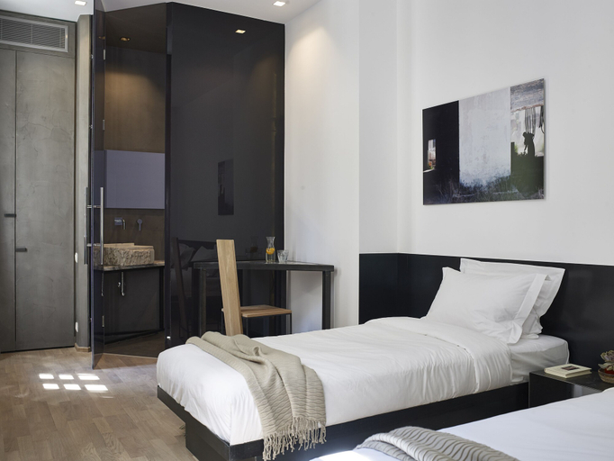 Bedroom 2, innAthens, Attica