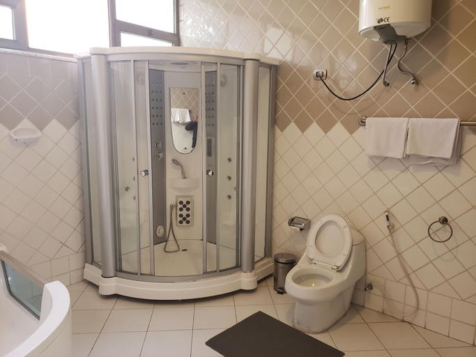 Bathroom 3, Hotel Lobelia, Addis Abeba