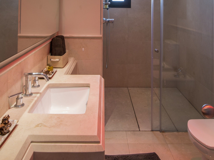 Bathroom 4, Paradise at Puerto Banus, Málaga