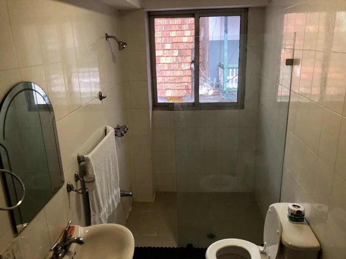 Bathroom 3, FRF Hotel, le Cap-Haïtien