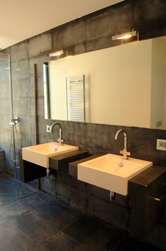 Bathroom 3, Villa Sant Llorens, Girona