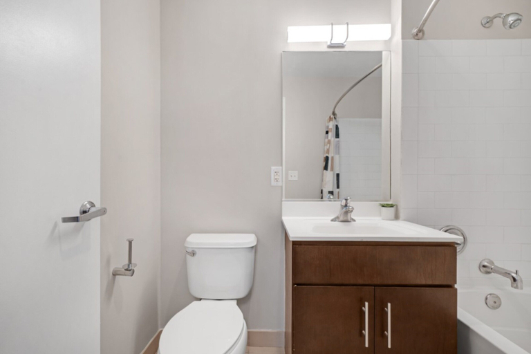 Bathroom 5, Bluebird Suites near PATH, Jersey City