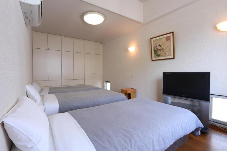 Bedroom 4, Shinnishiki Hotel, Shirahama