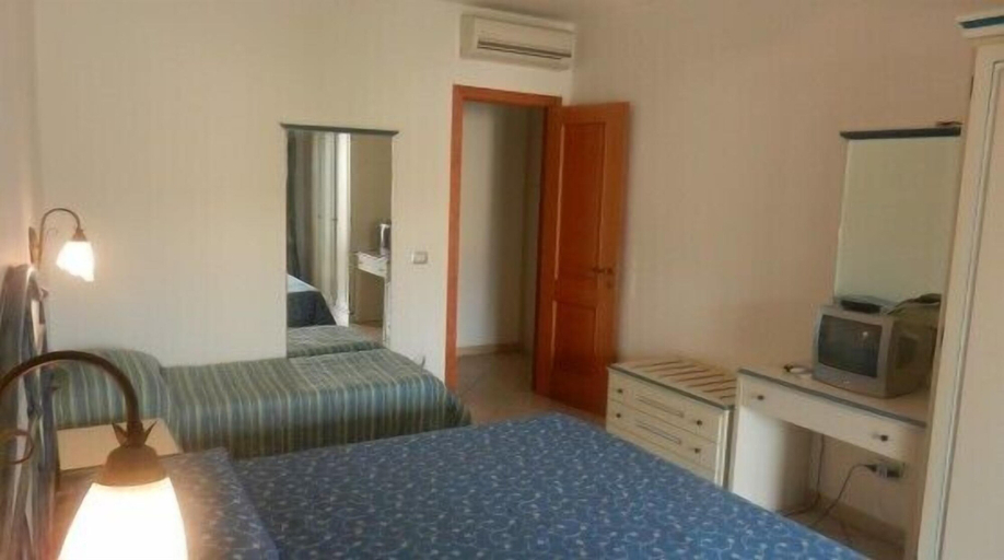 Bedroom 3, Eolian Residence, Messina