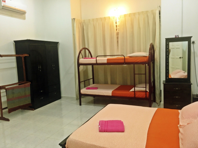 Bedroom 2, AmVilla, Kota Bharu