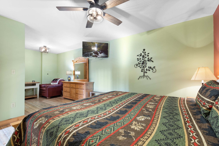 Bedroom 2, Hibernation Station, Sevier
