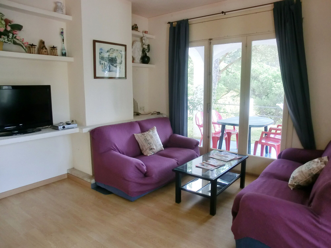Others 4, Villa Senals, Girona