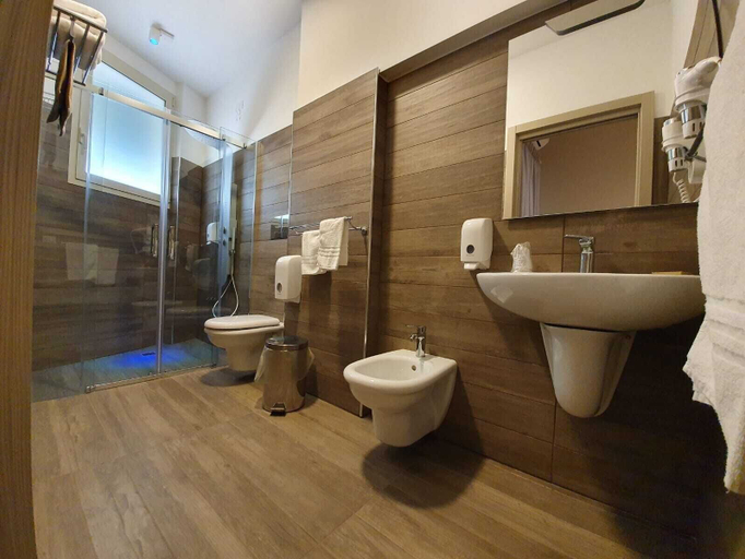 Bathroom 4, Hotel Casale dei Greci, Catania