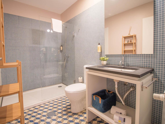 Bathroom 5, ALIBI by YoursPorto, Porto