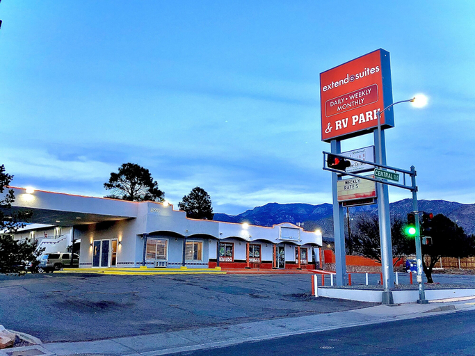 Exterior & Views 2, Extend a Suites & RV Park, Bernalillo