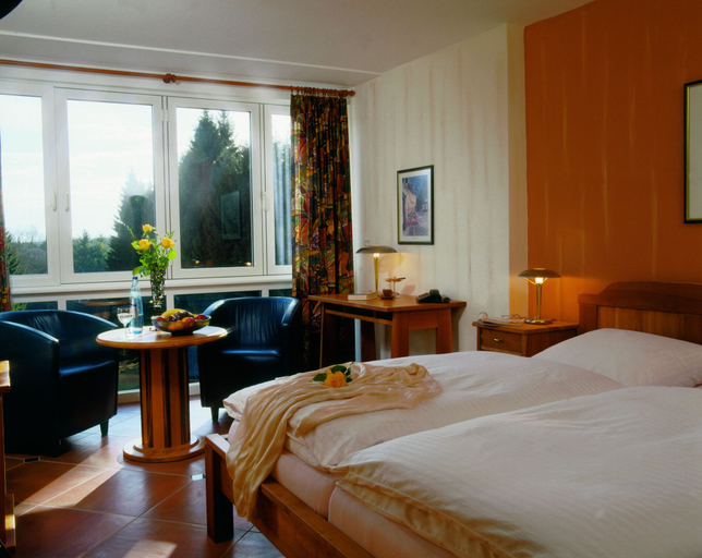 Bedroom 3, Hotel Landhaus Berghof, Olpe