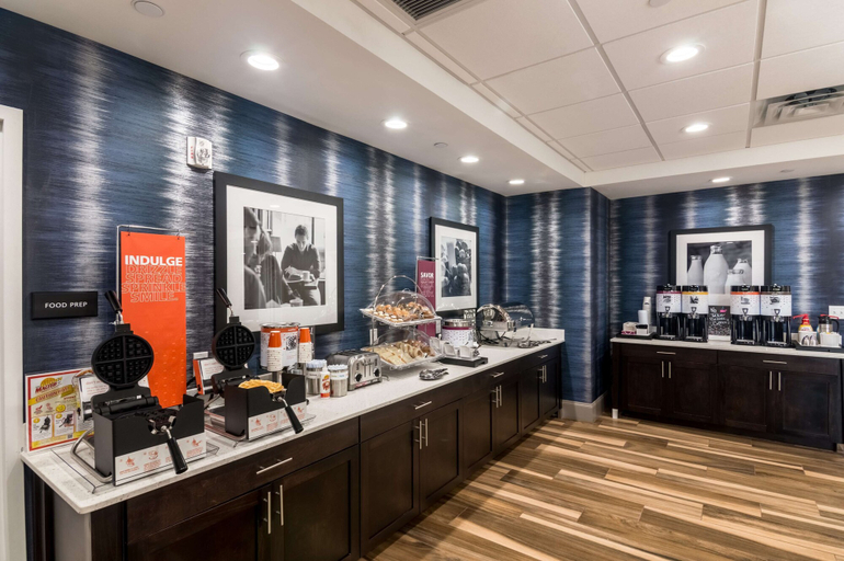 Food & Drinks 5, Hampton Inn Oklahoma City Northeast, Oklahoma
