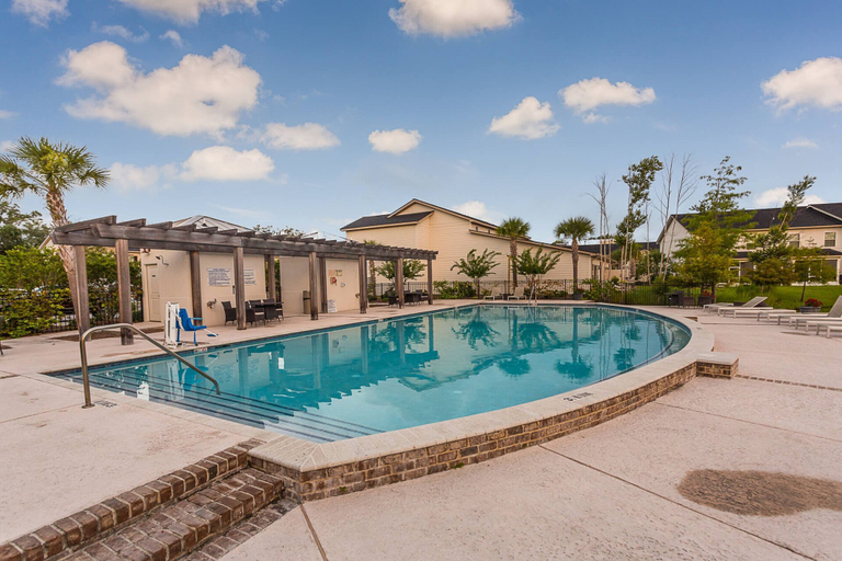 Sport & Beauty 4, 601 Mariners Circle by Hodnett Cooper, Glynn