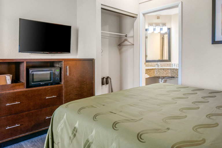 Bedroom 3, Quality Inn & Suites Jacksonville-Baymeadows, Duval