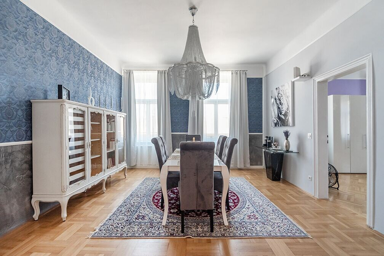 Others 5, Sophies Place Yppenplatz, Wien