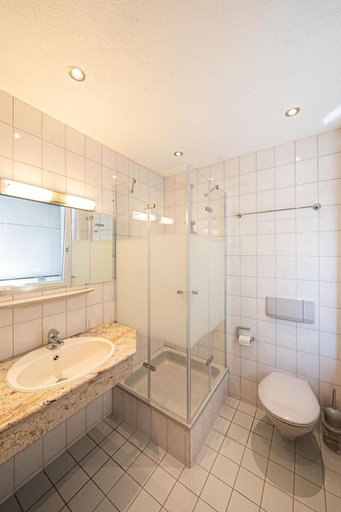 Bathroom 5, Stadthotel Pfeffermuhle, Ortenaukreis