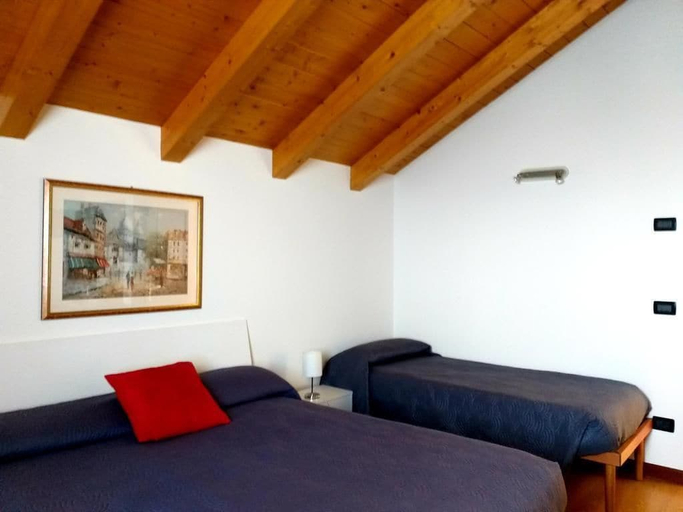 Bedroom 2, Green Rose bed and breakfast, Belluno