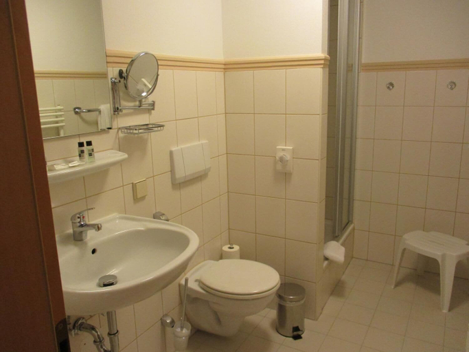 Bathroom 4, BSW - Vitalhotel Weisse Elster, Vogtlandkreis