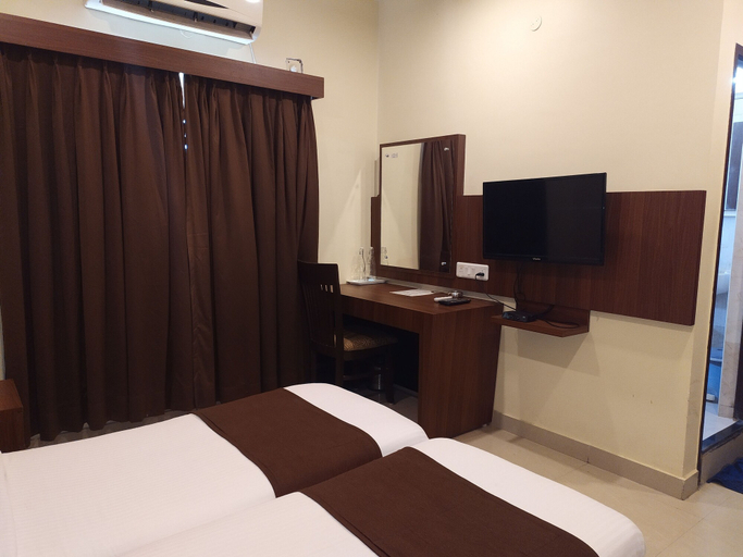 Bedroom 3, Hotel Parkway Inn, Kancheepuram