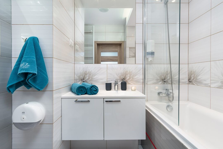 Bathroom 5, Elite Apartments Marine Cztery Oceany, Gdańsk City