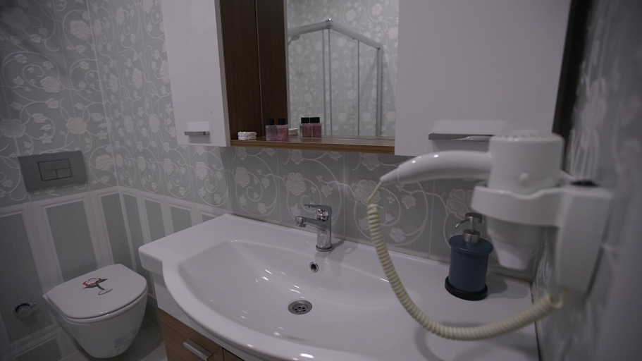 Bathroom 5, Florya House Hotel, Bakırköy