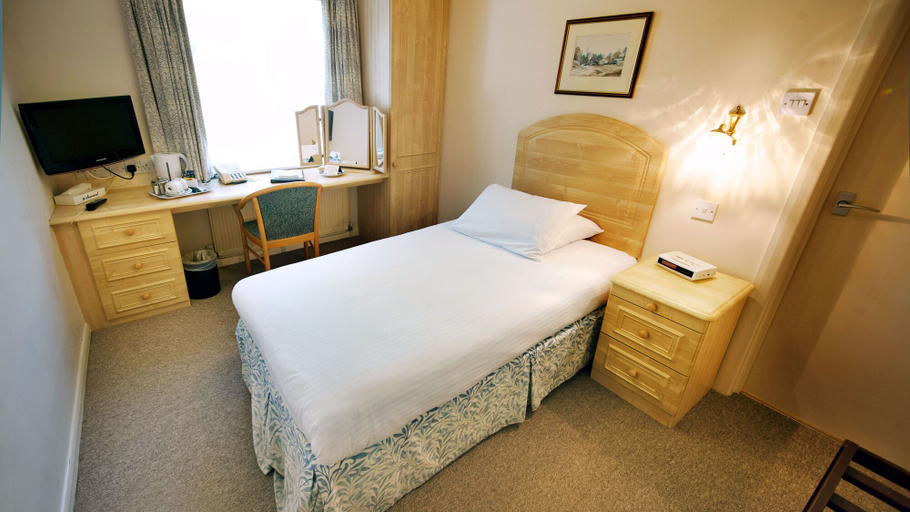 Bedroom 3, Penmere Manor Hotel, Cornwall