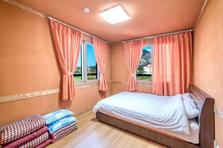 Bedroom 3, Lohas Pension, Seogwipo